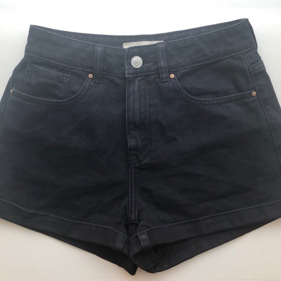 PacSun Pants - PacSun Black Cuffed Denim Mom Short PacSun Pants - PacSun Black Cuffed Denim Mom Short